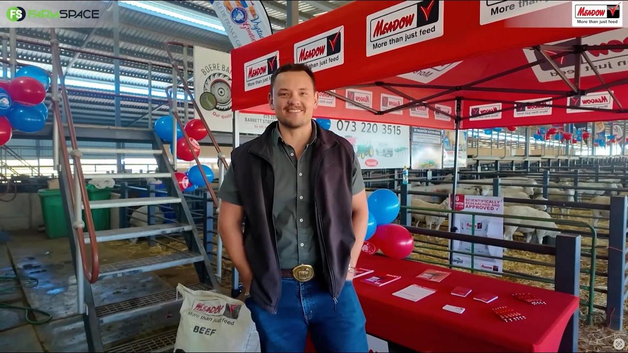 Meer as net voer! Johann vertel ons oor Meadow Feeds se pasgemaakte voeroplossings vir boere.